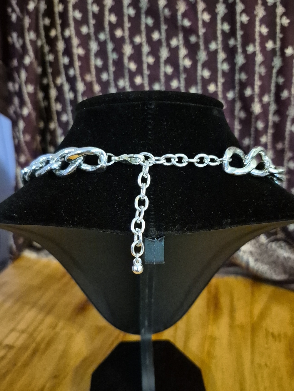 Bold Silver Chain Link Necklace - Women Jewelry - Picture 2 of 3
